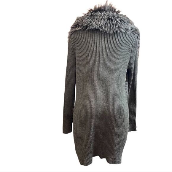 Michael Kors Grey Faux Fur Ribbed Sweater Cardigan Size Medium - Picture 3 of 12